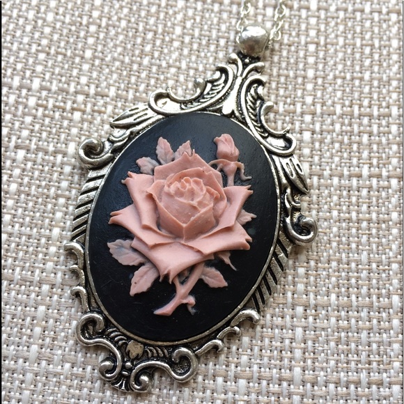 Rose Necklace Cameo Pendant Victorian Setting Pink - Picture 3 of 3